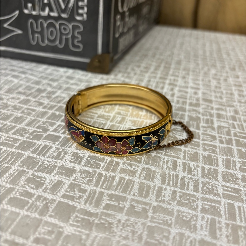 Vintage Goldtone Multicolor Cloisonné Enamel Hinged Bangle Bracelet - Picture 4 of 5